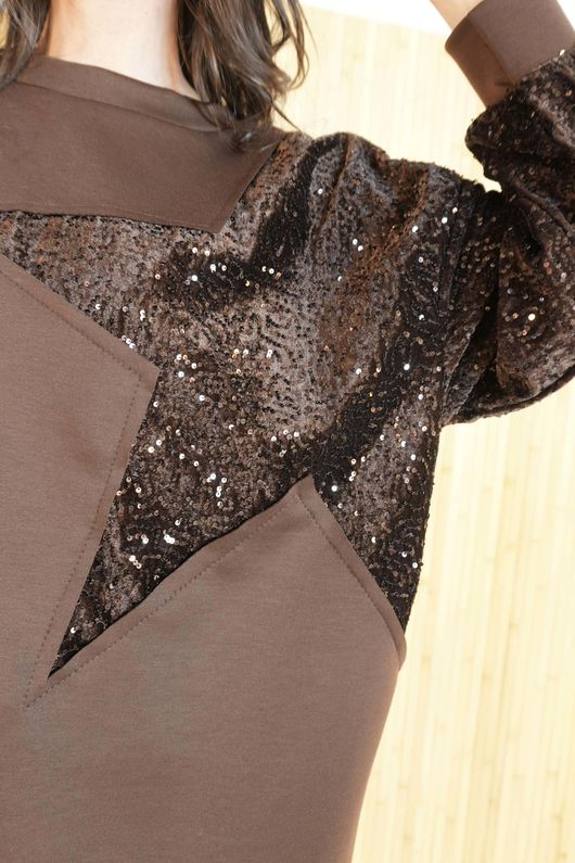 Moxie Sequin Star Sweatshirt Chocolate